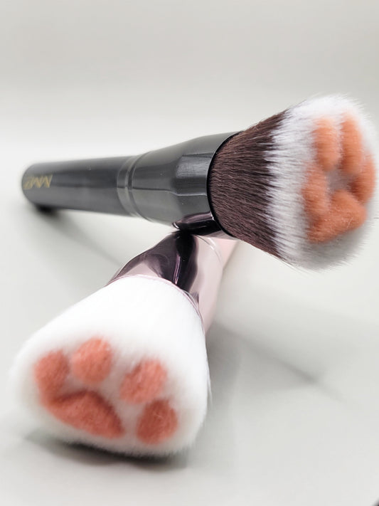 The cutest beee blended paw brush